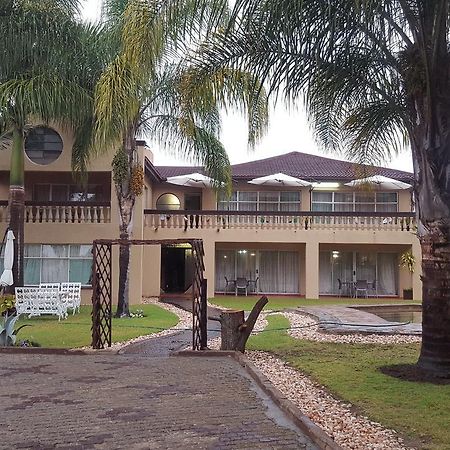 Urban Lifestyles Hotel Nyanda Esterno foto
