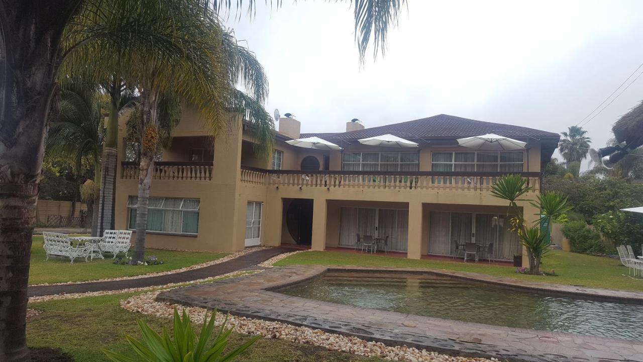 Urban Lifestyles Hotel Nyanda Esterno foto